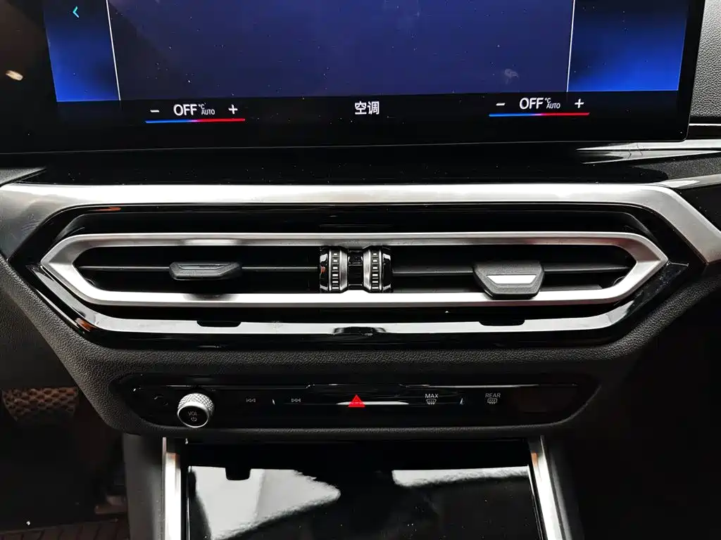 BMW 3 Series 2023 320Li M Sport Package фото 15