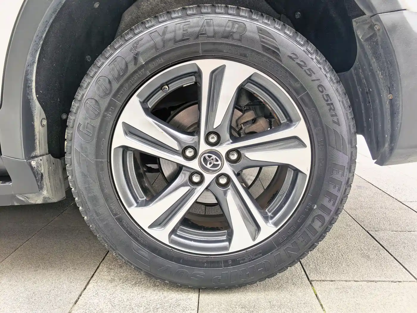 Toyota RAV4 Rongfang 2015 2.0L CVT 2WD Trend Edition фото 23