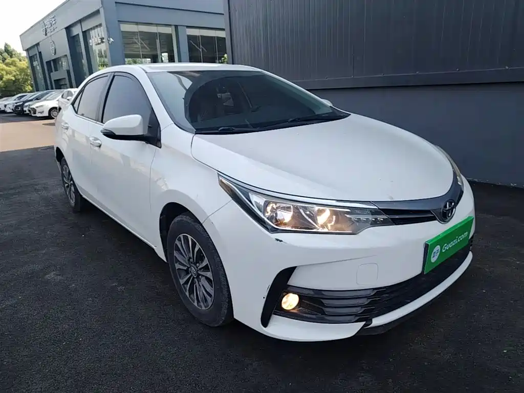 Toyota Corolla 2017 Facelift 1.2T S-CVT GL фото 4