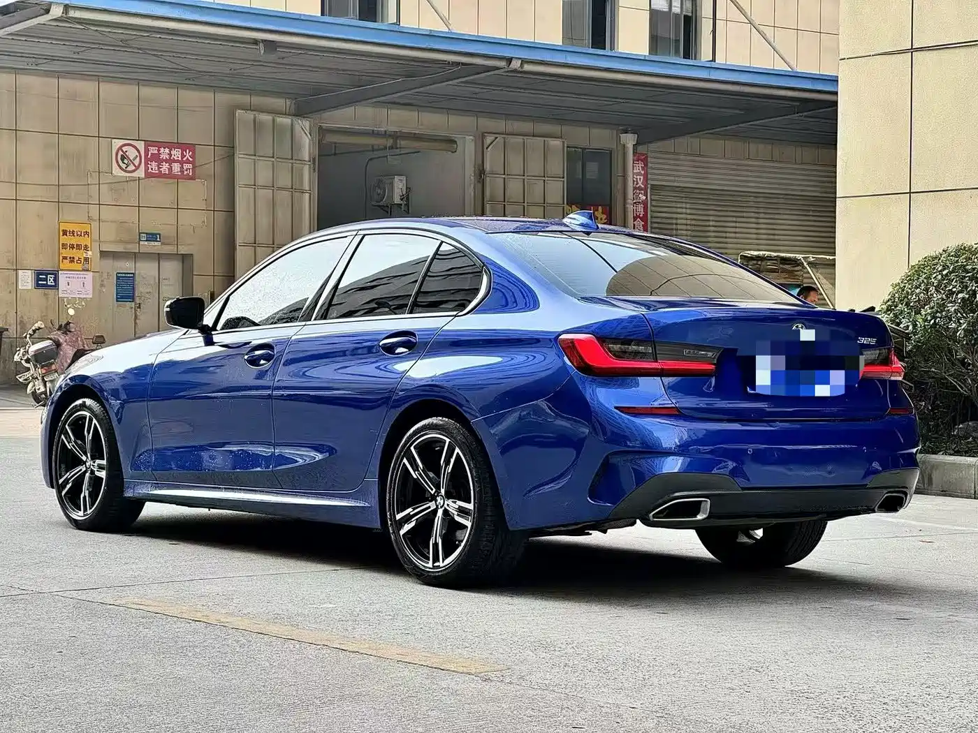 BMW 3 Series 2022 325i M Sport Package фото 4