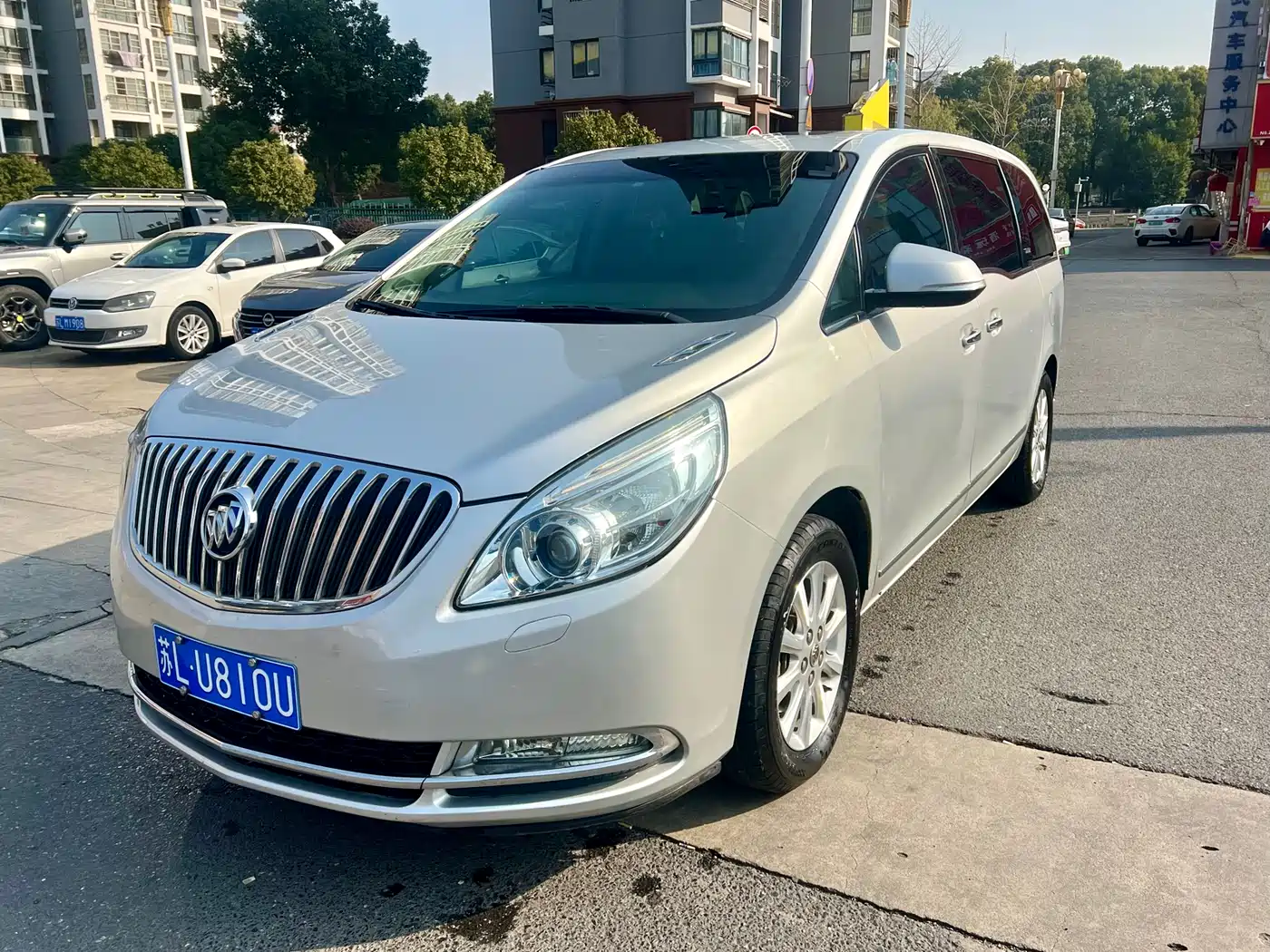 Buick GL8 2011 3.0L XT Luxury Business Flagship фото 2
