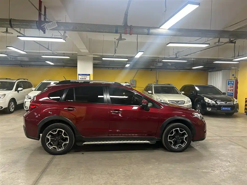 Subaru XV 2012 2.0i Luxury Navigation Edition фото 5