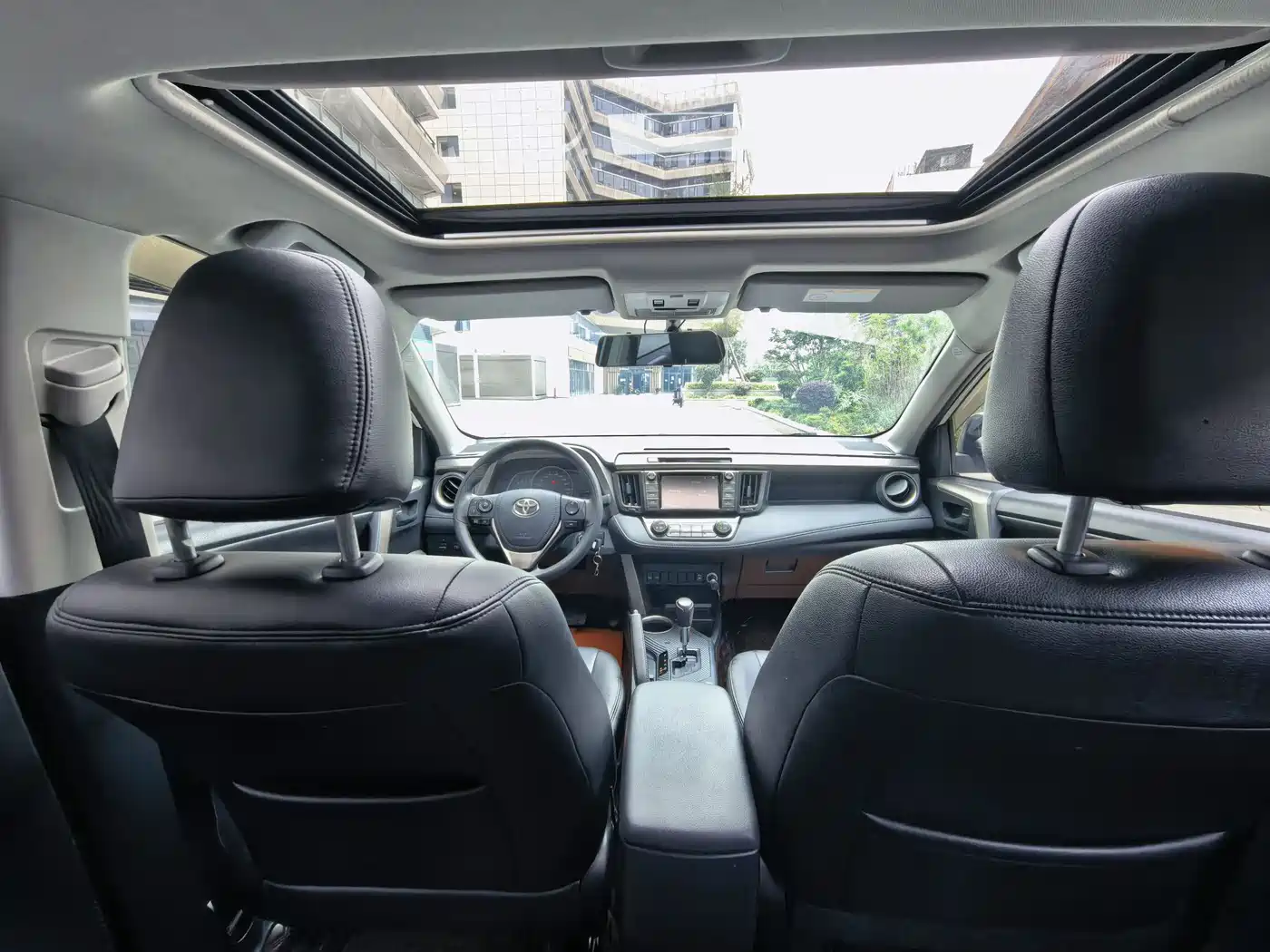 Toyota RAV4 Rongfang 2015 2.0L CVT 2WD Trend Edition фото 16