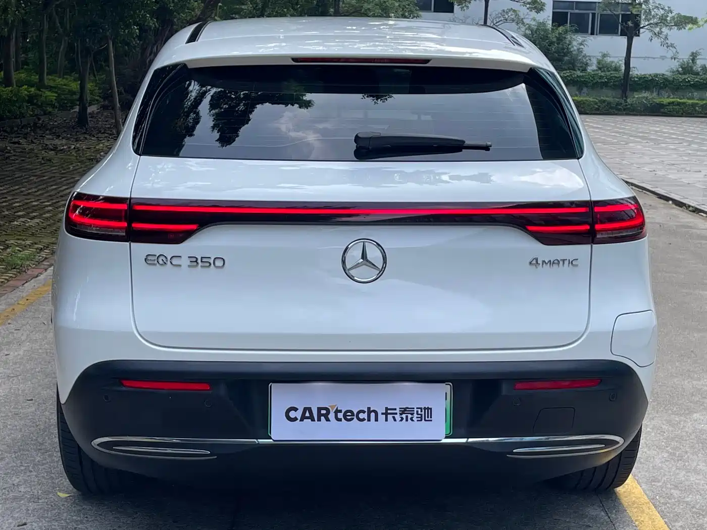 MERCEDES-BENZ EQC