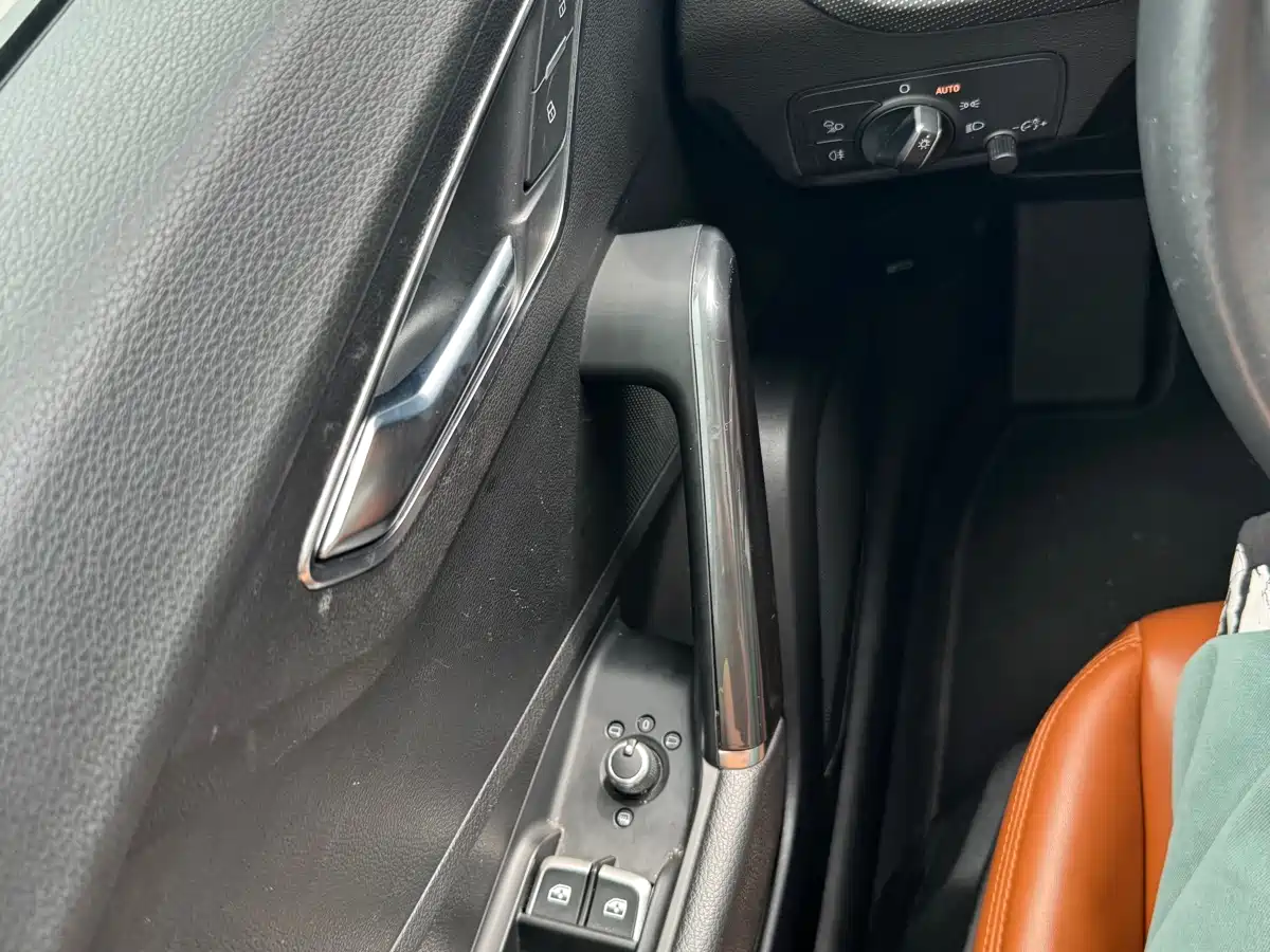 Audi Q2L 2018 35 TFSI Launch Exclusive Edition China VI фото 8