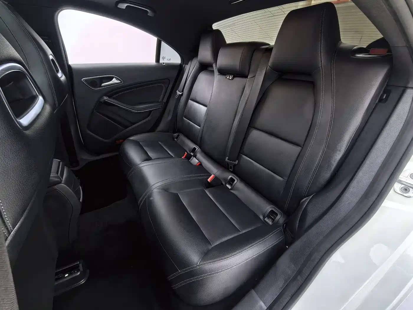 Mercedes-Benz CLA (Import) 2016 CLA 200 Fashion фото 12