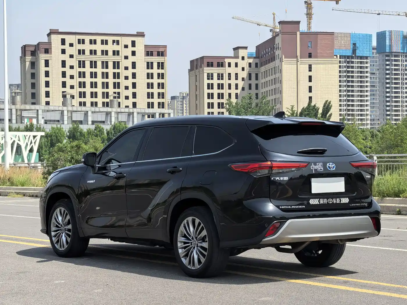 Toyota Highlander 2022 Dual Engine 2.5L 4WD Supreme Edition 7-Seater фото 14