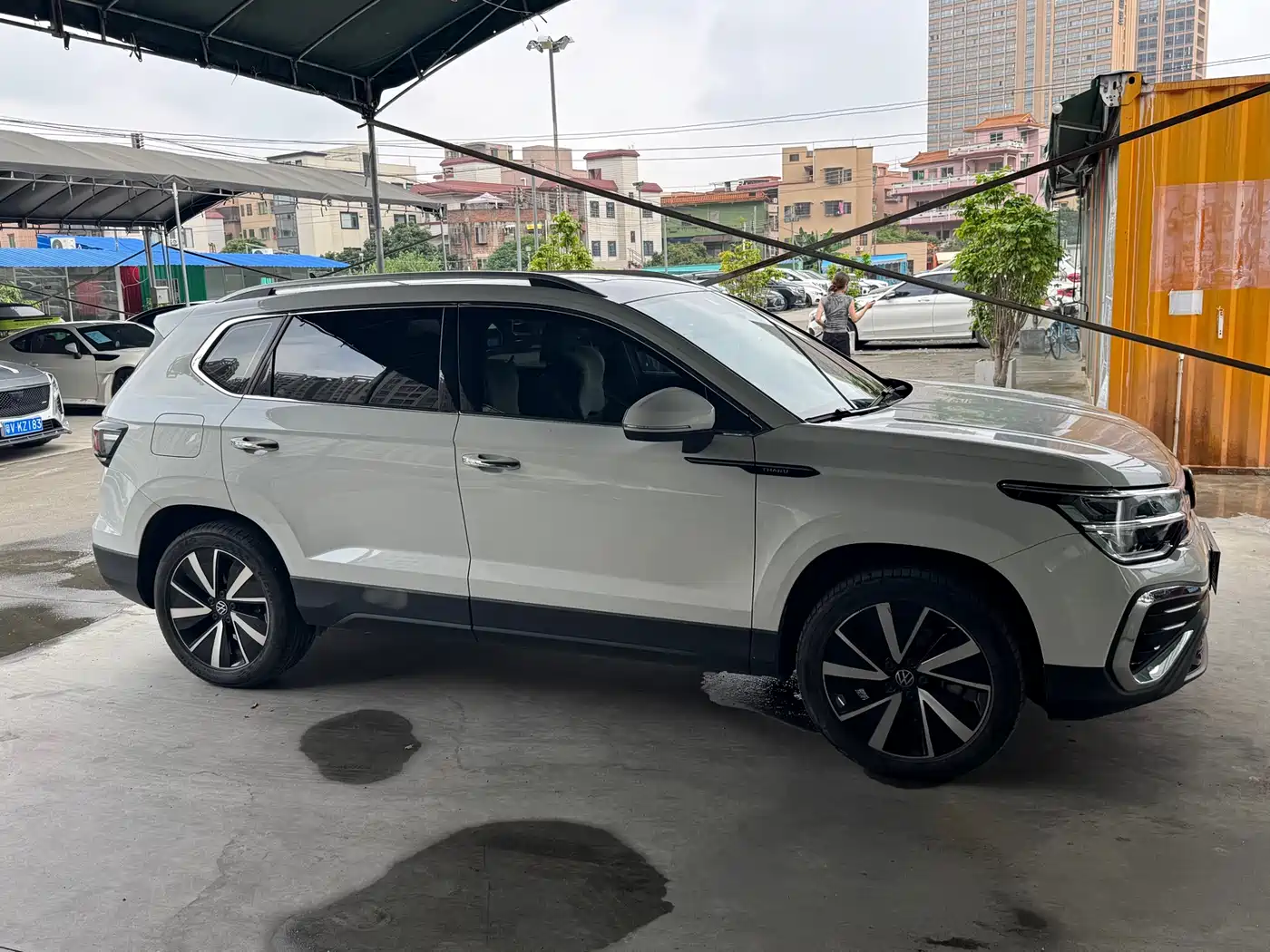 Volkswagen Tharu 2023 300TSI 2WD Moon Premium Edition фото 4
