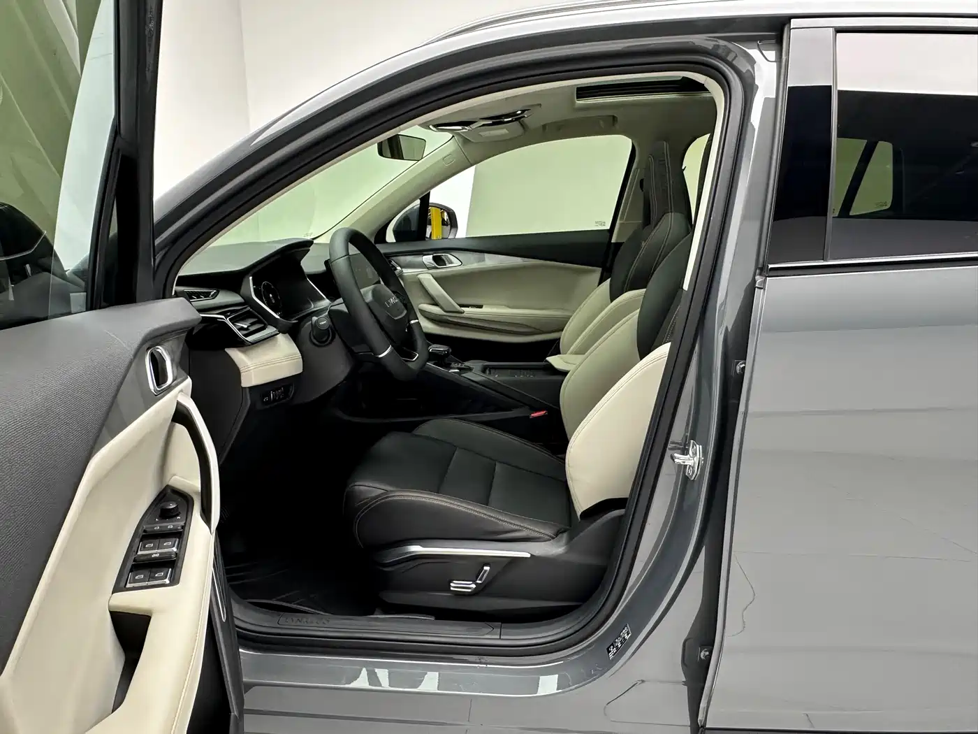 Lynk & Co 06 EM-P 2022 PHEV 84KM Range Pro фото 7