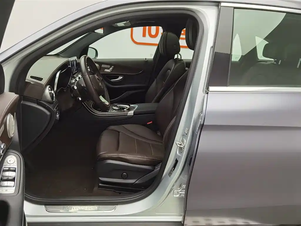Mercedes-Benz GLC 2016 GLC 300 4MATIC Dynamic фото 10