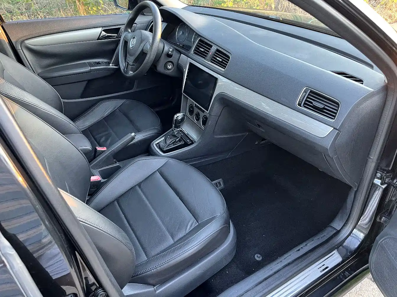 Volkswagen Lavida 2013 1.6L Automatic Luxury Edition фото 12
