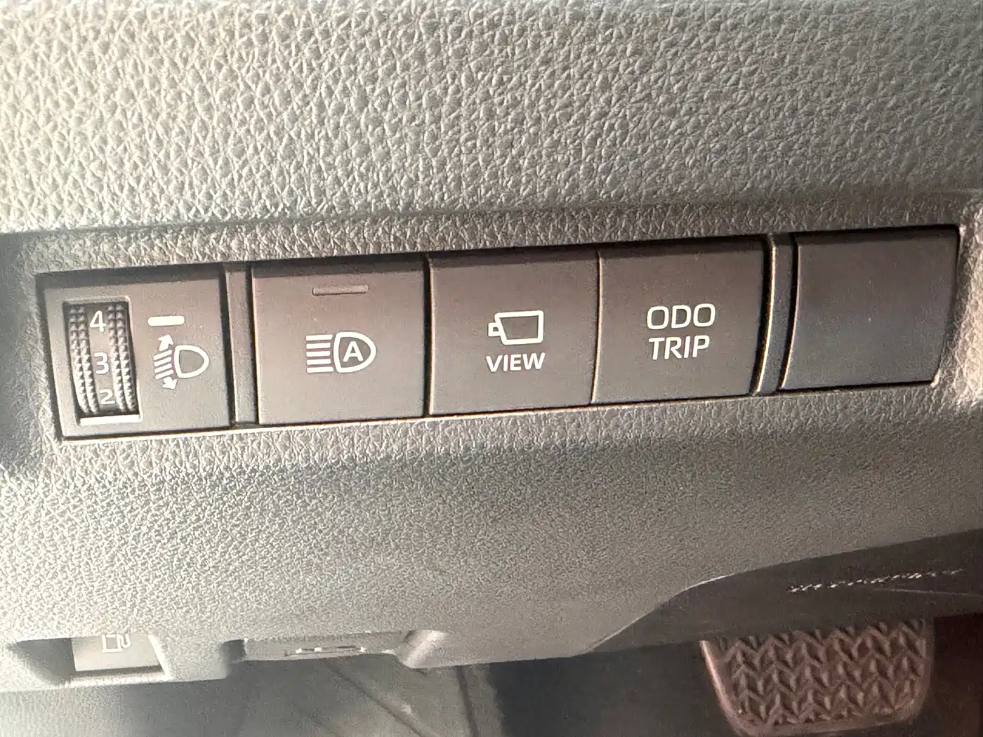 Toyota Wildlander 2024 Hybrid 2.5L E-CVT FWD Luxury PLUS Edition фото 5