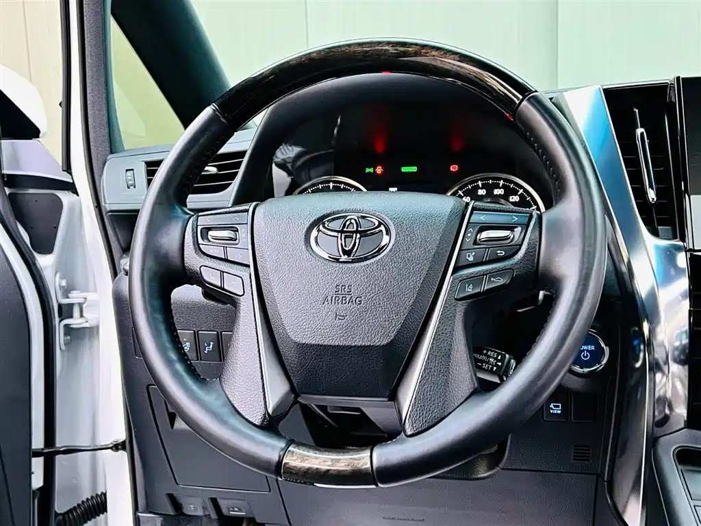 Toyota Alphard 2021 Hybrid 2.5L Ultimate фото 10