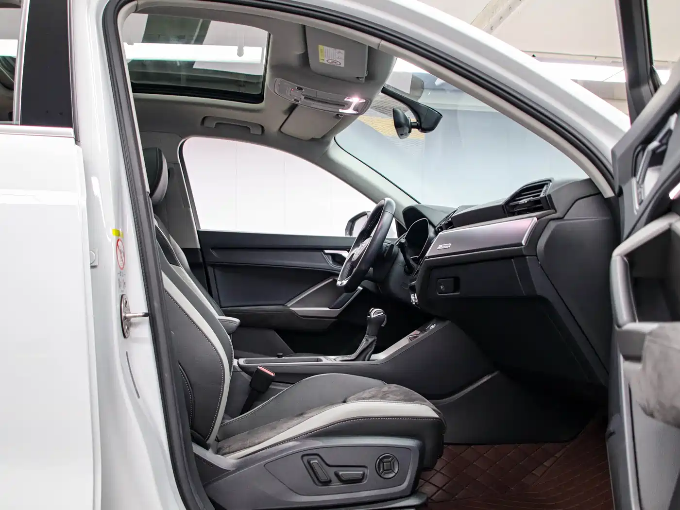 Audi Q3 2022 35 TFSI Fashion Dynamic фото 14