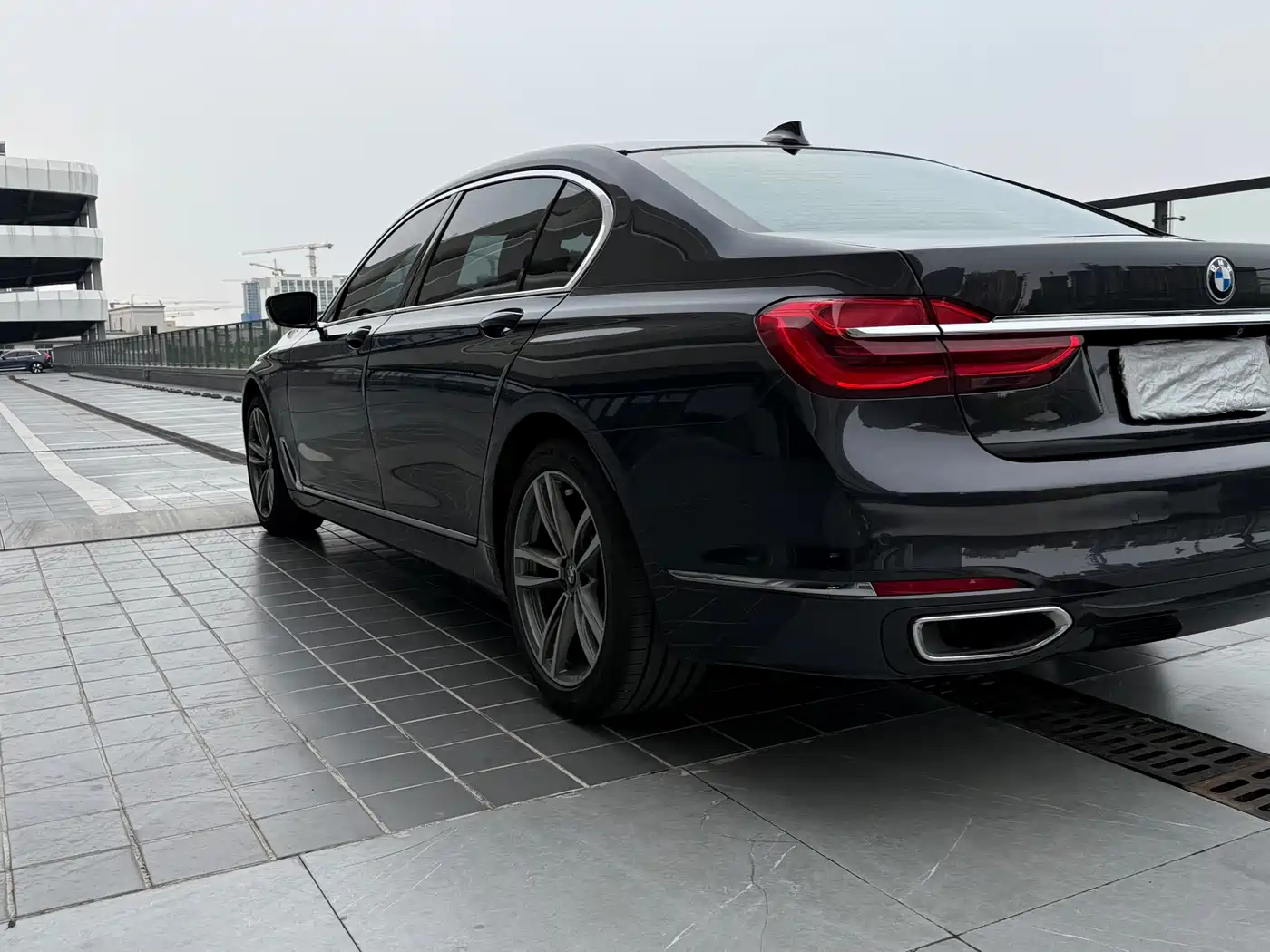 BMW 7 Series 2017 730Li Leading Edition фото 2