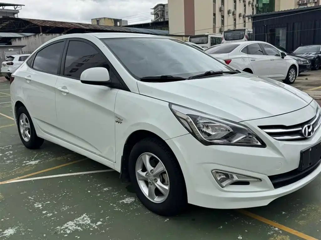 Hyundai Verna 2014 1.4L Automatic Smart GLS фото 8