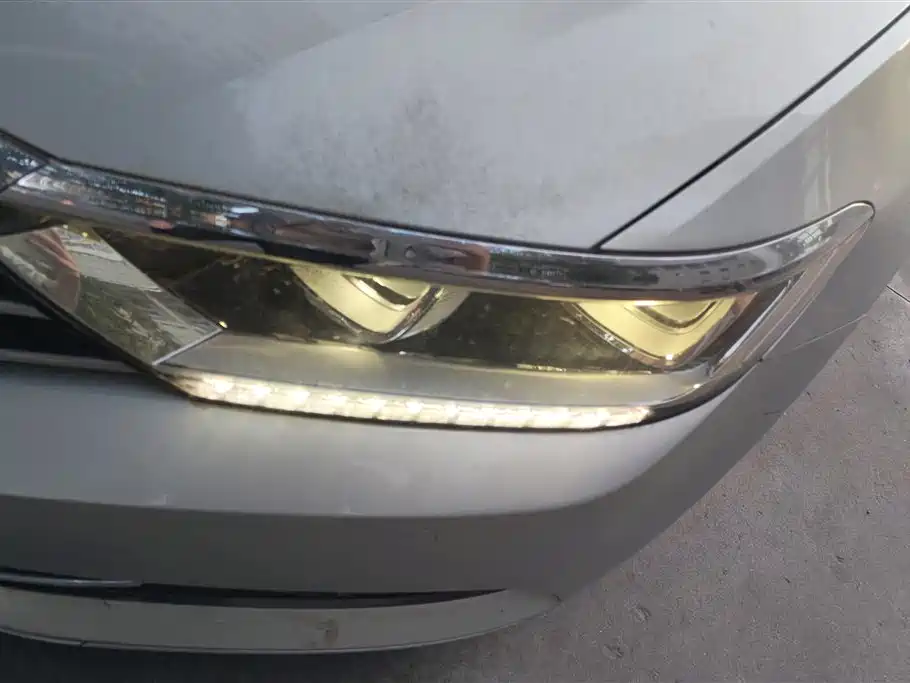 Volkswagen Magotan 2017 330TSI DSG Luxury фото 5