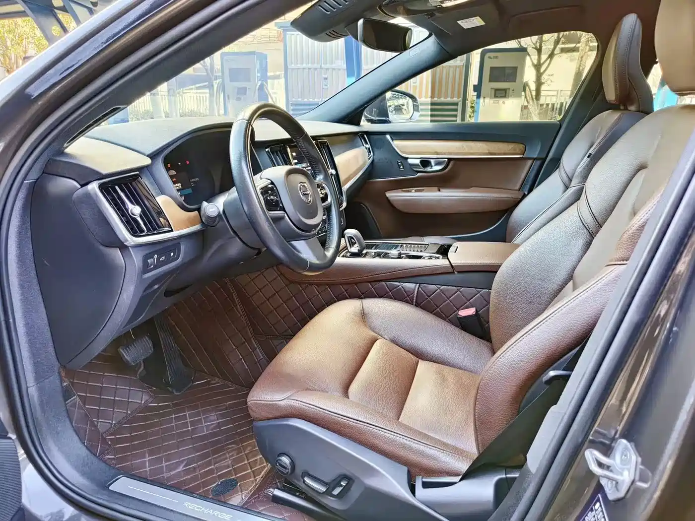 VOLVO S90 PLUG-IN HYBRID