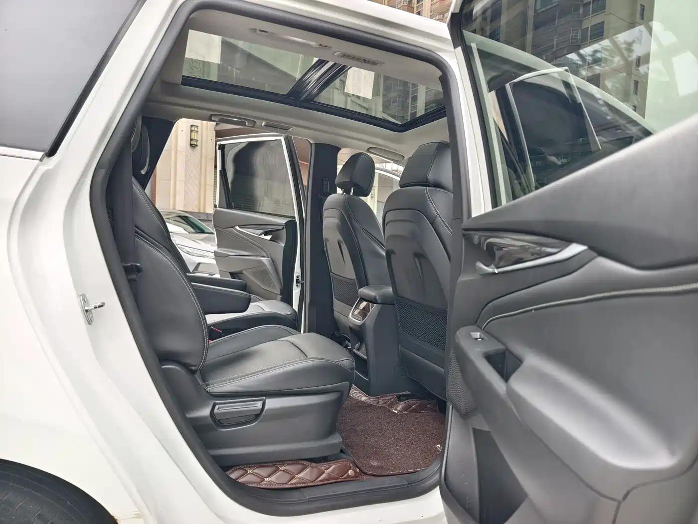 SAIC MAXUS EUNIQ 5 2020 1.3T PLUG IN Premium Edition фото 13