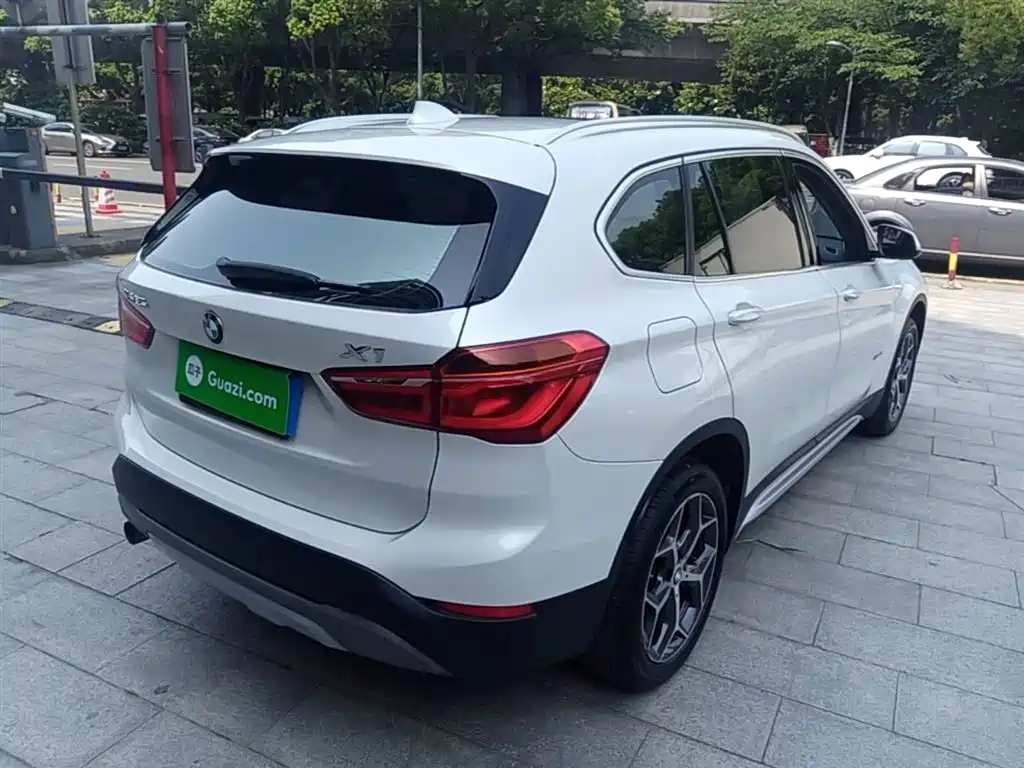 BMW X1 2018 sDrive18Li Premium Model фото 7