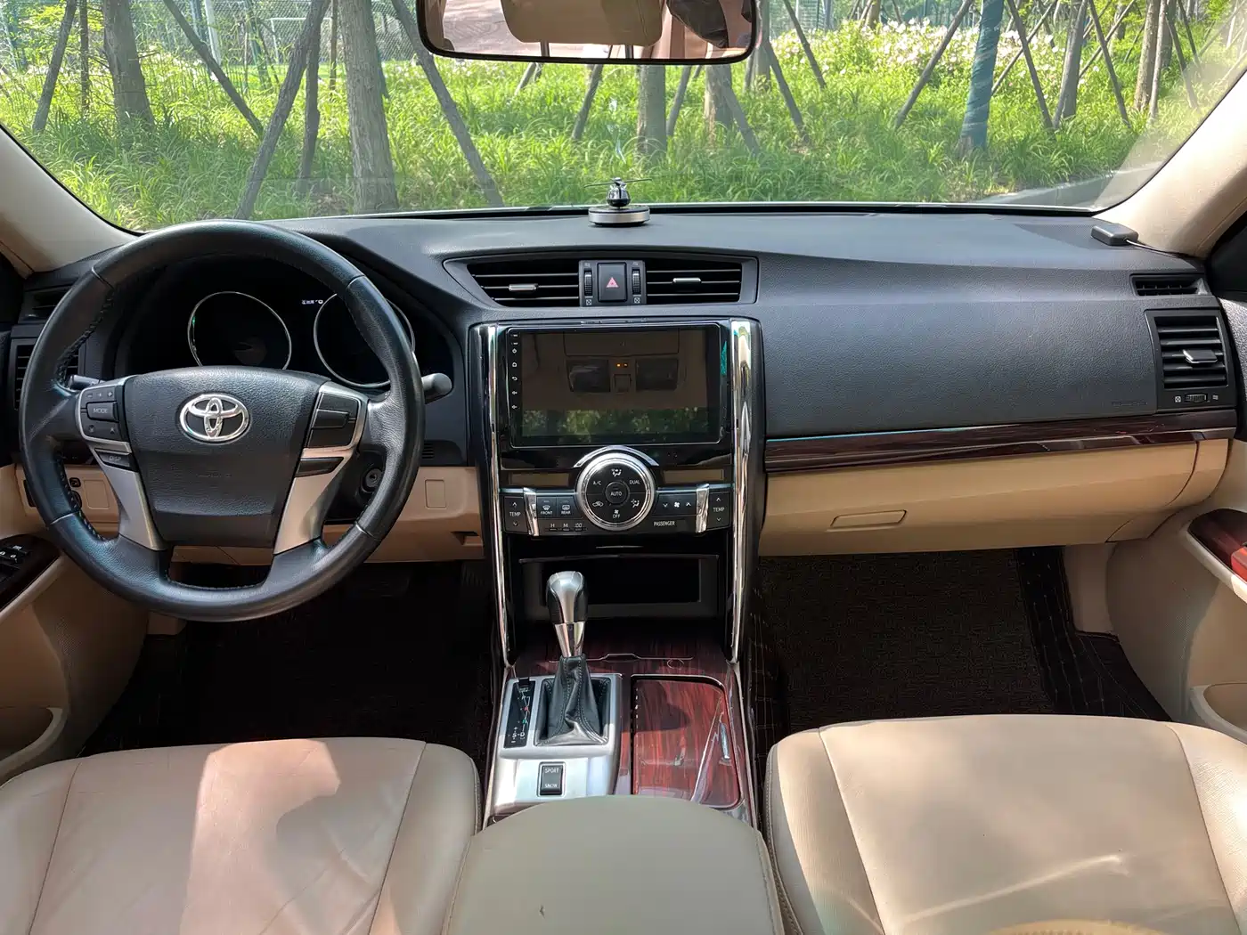 Toyota Reiz 2010 2.5V Style Elite Edition фото 7