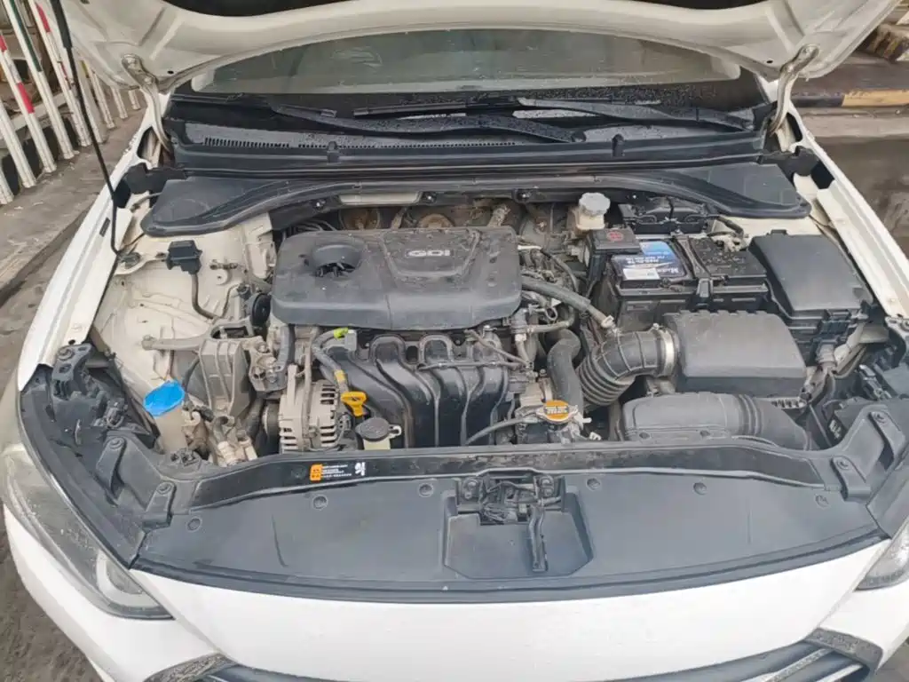 Фото 20 - Hyundai Elantra