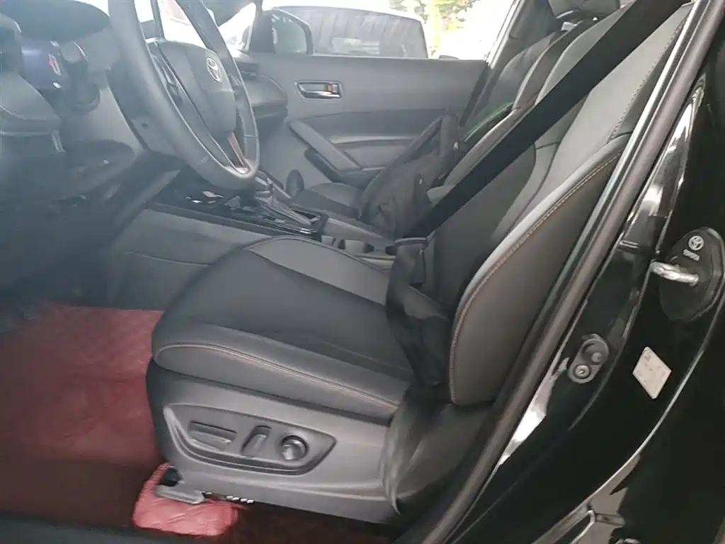 Toyota Frontlander 2025 2.0L CVT Mid Version фото 15