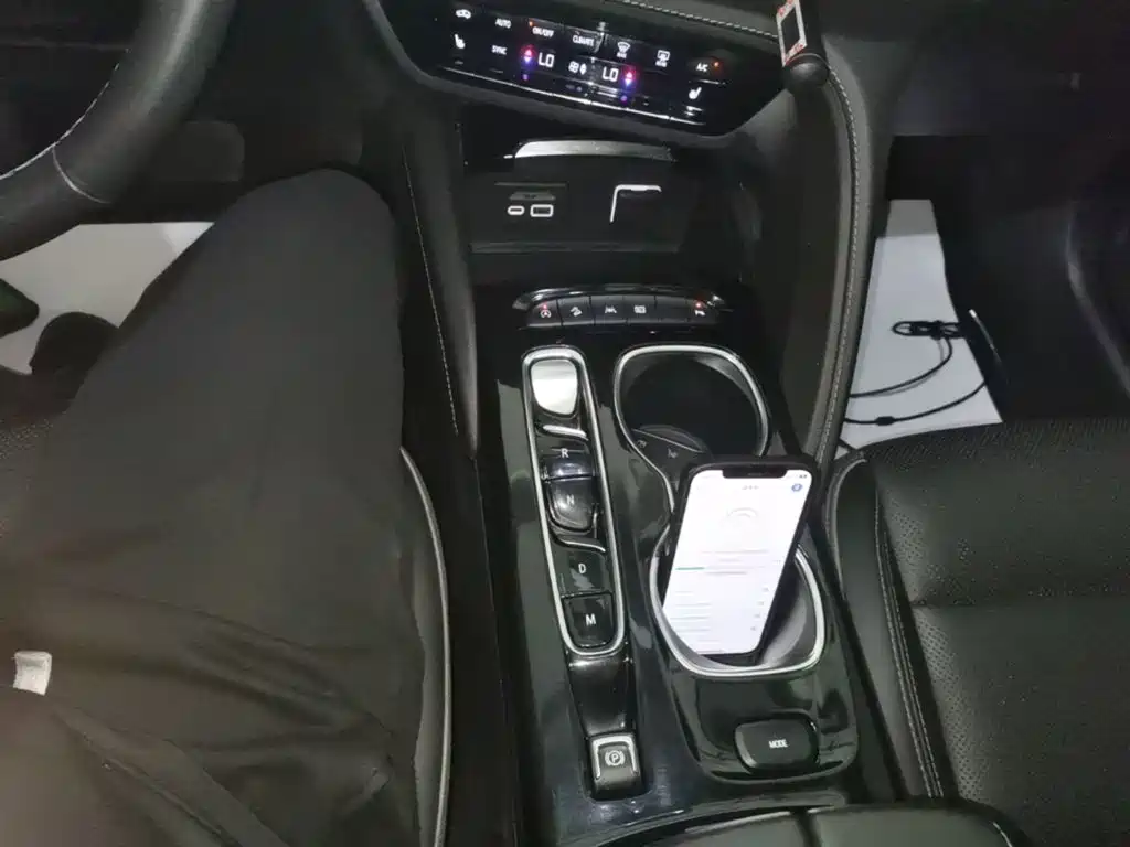 Photo 14 - Buick Envision Plus
