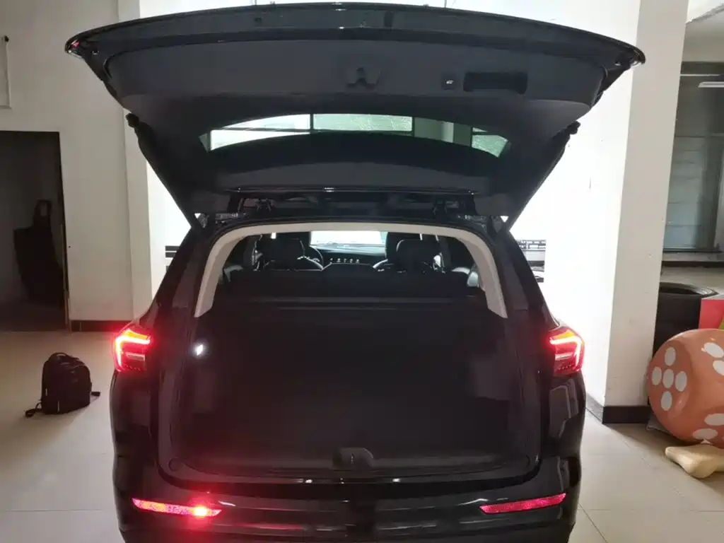 Photo 19 - Buick Envision Plus