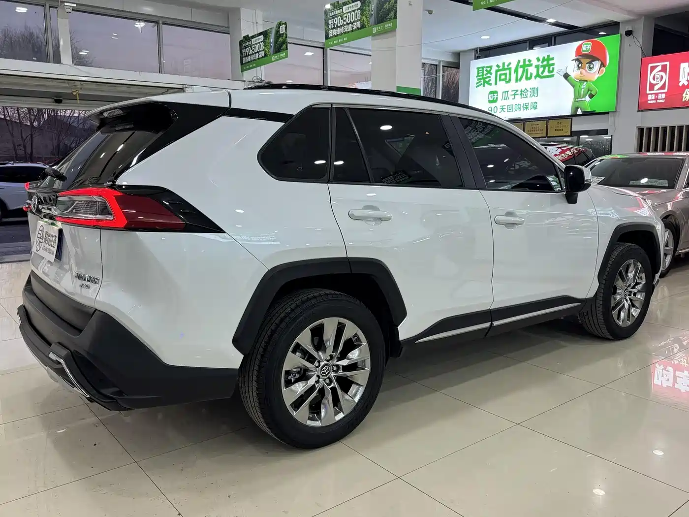 Toyota Wildlander 2020 2.0L CVT AWD Luxury Edition фото 12