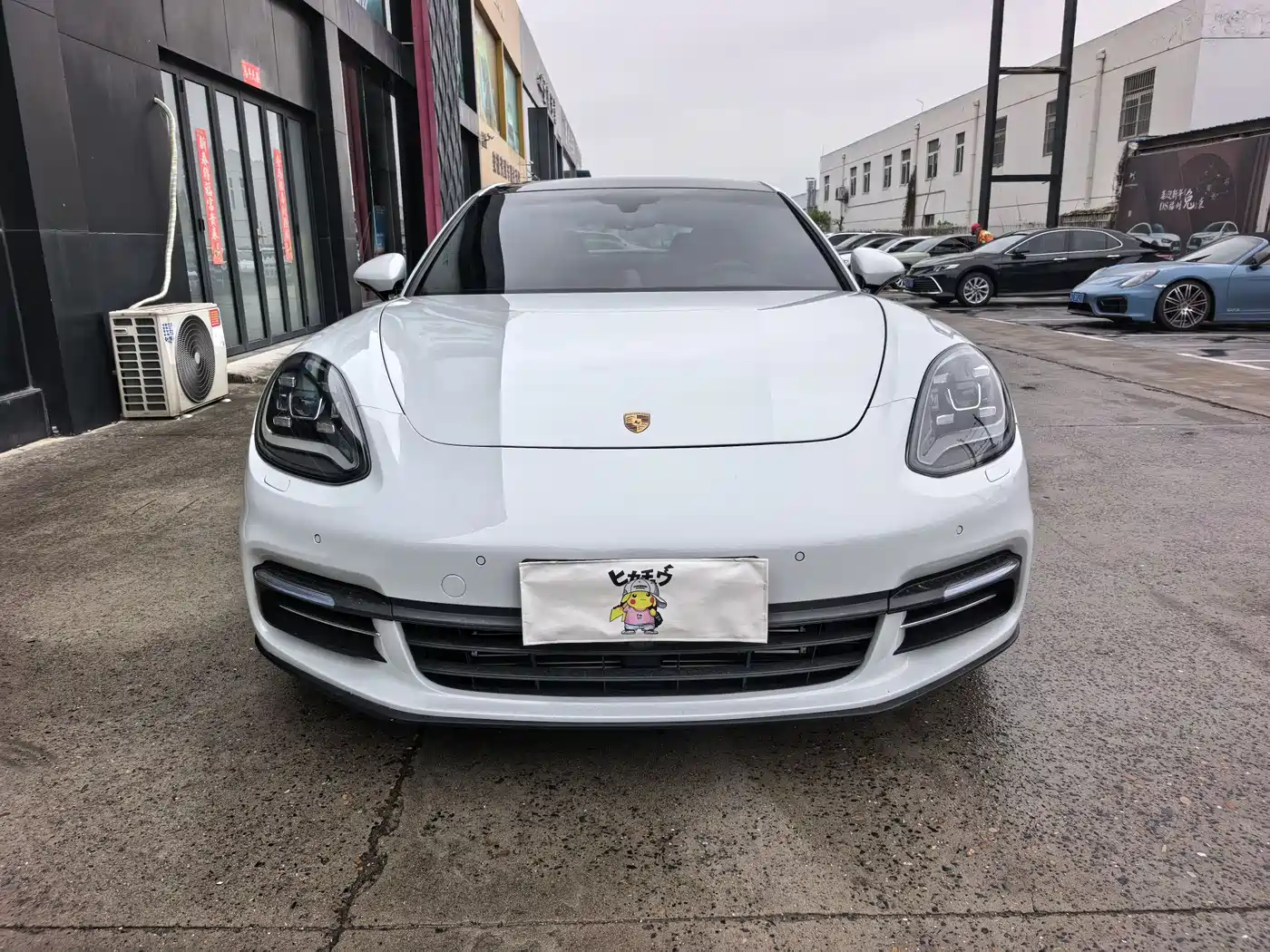 PORSCHE PANAMERA