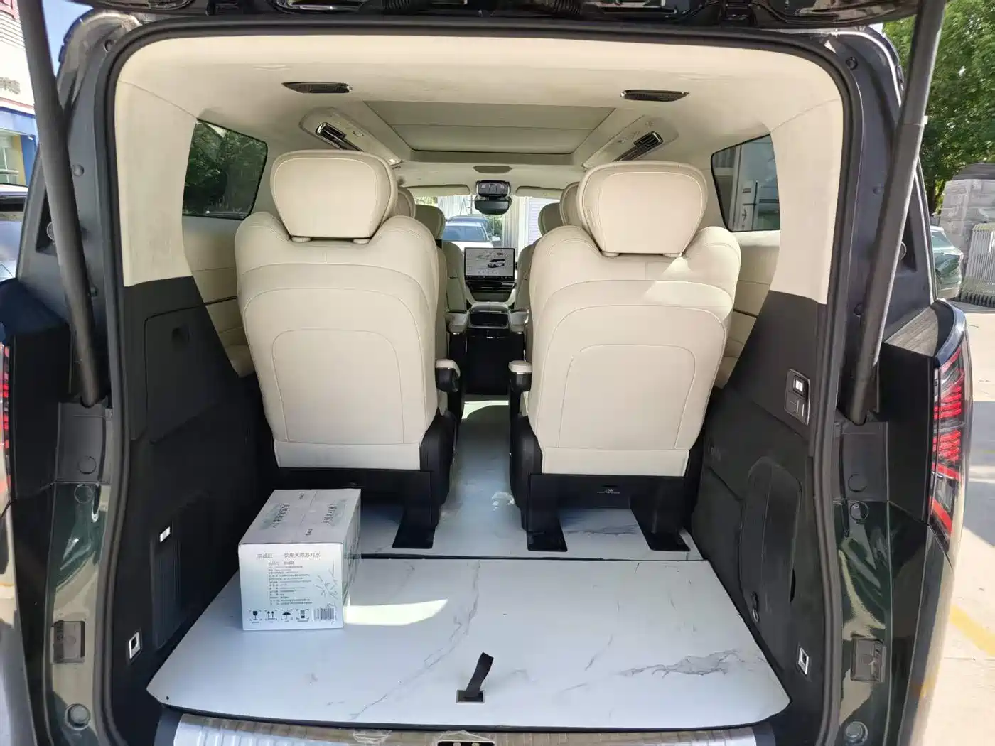 Geely Galaxy Yizhen L380 2025 Model 805km Flagship Edition AWD фото 7