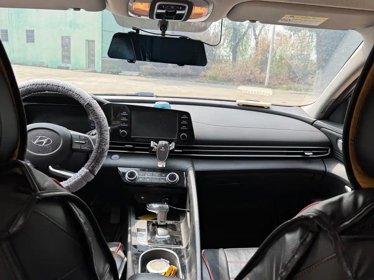 Hyundai Elantra 2021 1.5L CVT GLX Elite Edition фото 5