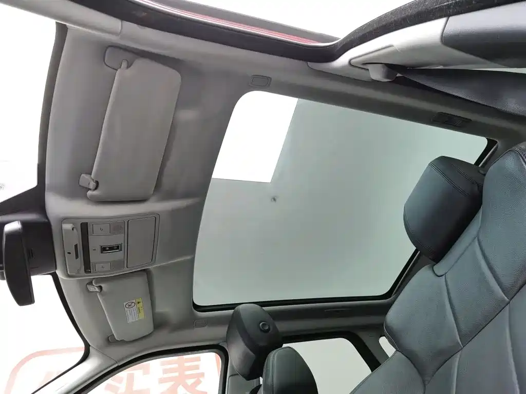 Land Rover Range Rover Evoque 2017 2.0T British Style Edition фото 14