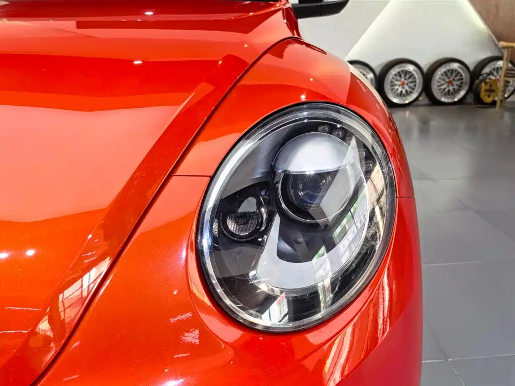 Volkswagen Beetle 2016 Model 180TSI Club Edition фото 17