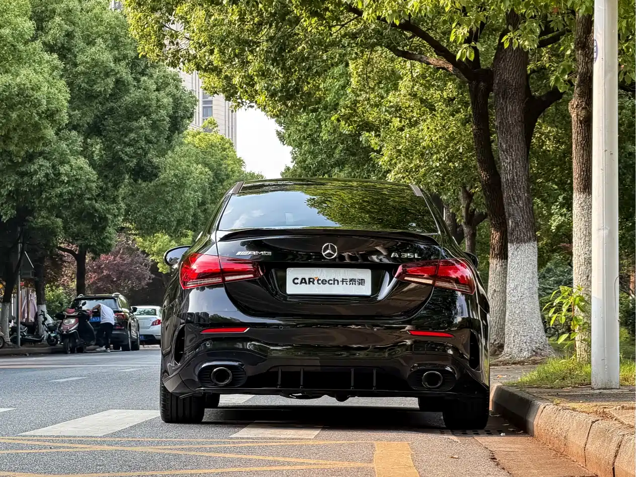 Mercedes-Benz A-Class AMG 2022 AMG A 35 L 4MATIC фото 4