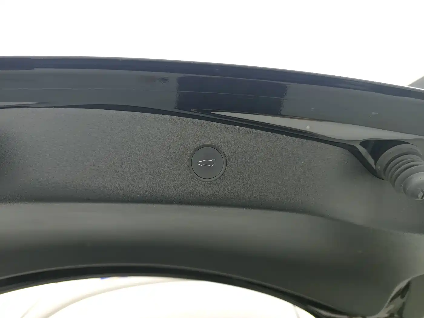 Фото 28 - Tesla Model 3