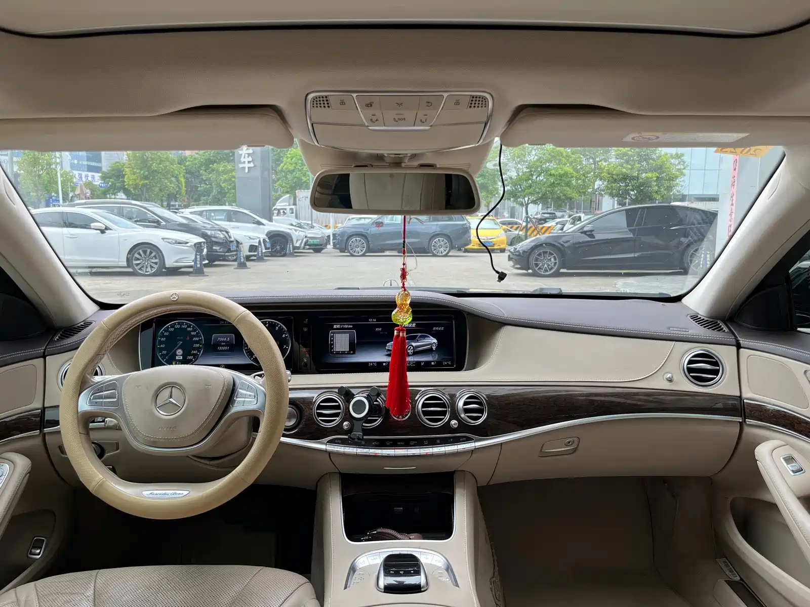 Photo 5 - Mercedes-Benz S-Class