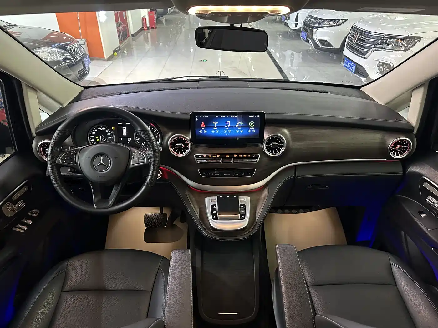 Mercedes-Benz Vito 2023 2.0T Elite 7-Seater фото 4