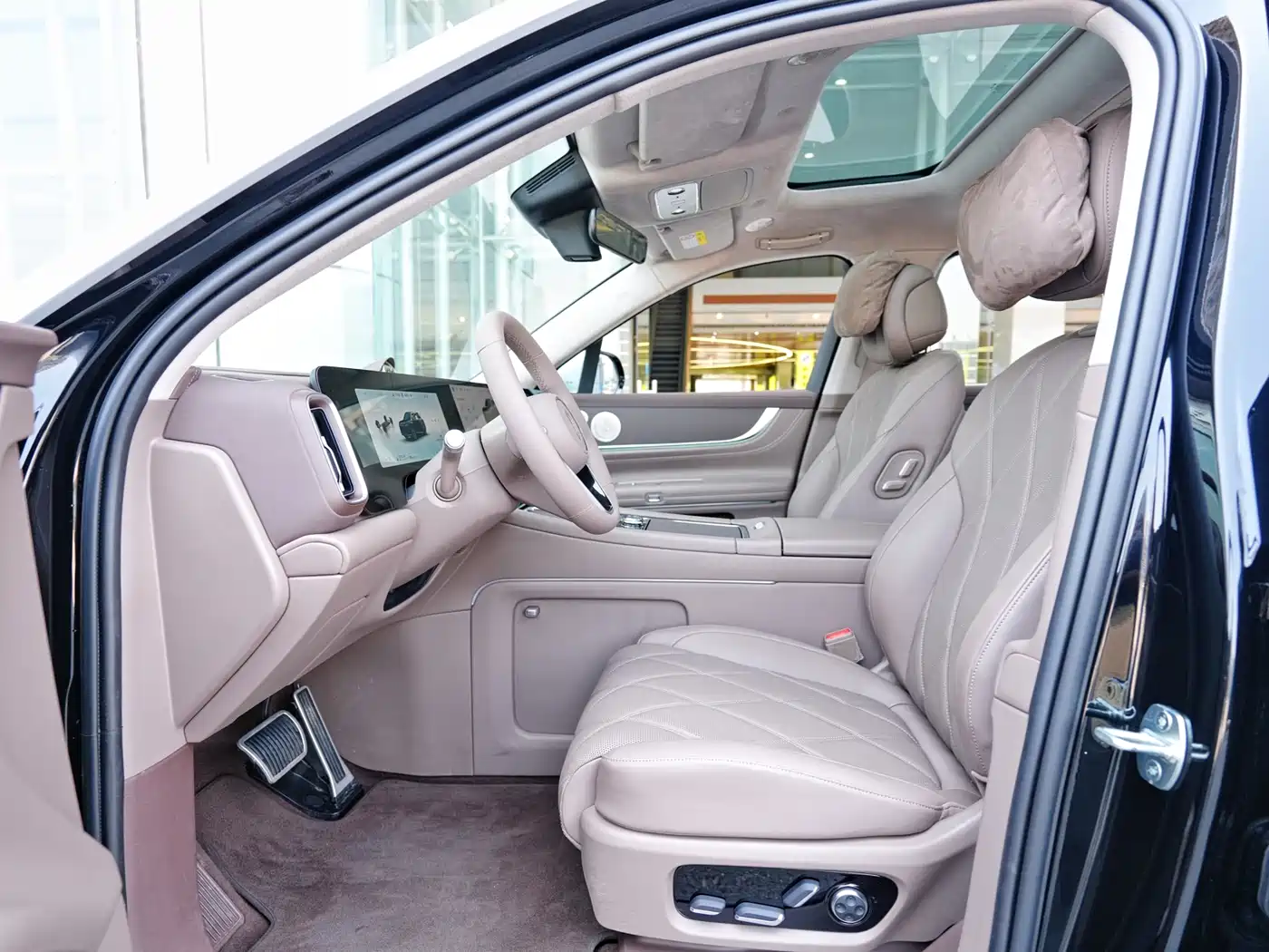 AITO Wenjie AITO M9 2025 Extended Range Ultra 52kWh 5-Seater фото 8