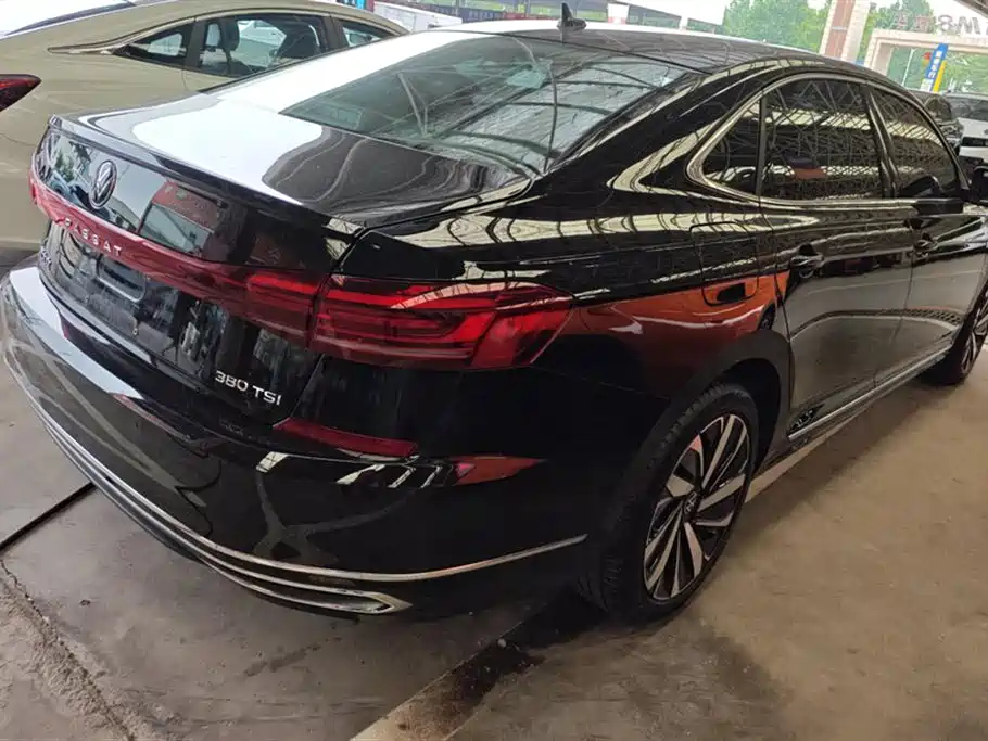 Volkswagen Passat 2024 380TSI Dragon Soaring Edition фото 3