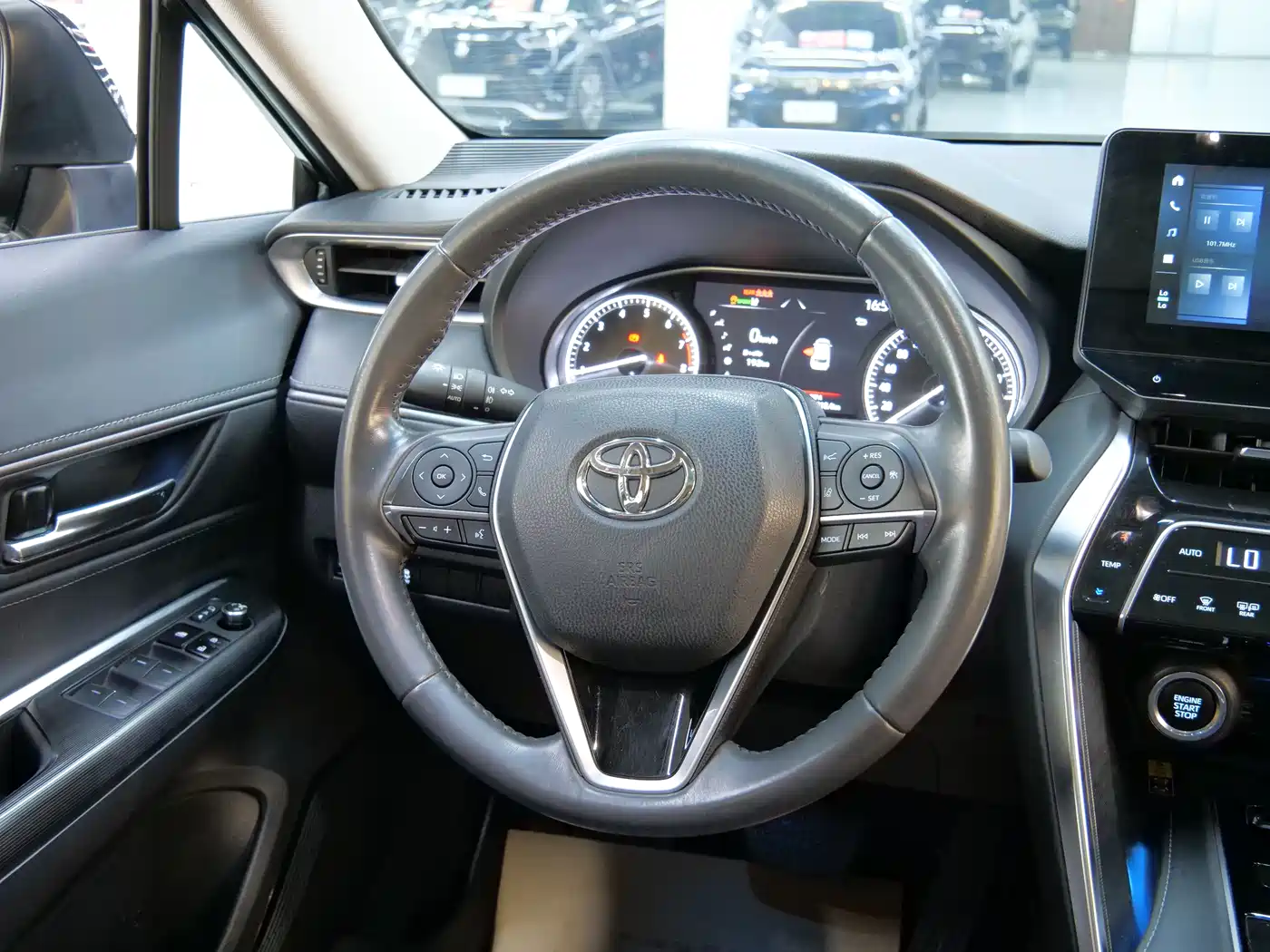 Toyota Lingfang HARRIER 2023 2.0L CVT 2WD Luxury Edition фото 11