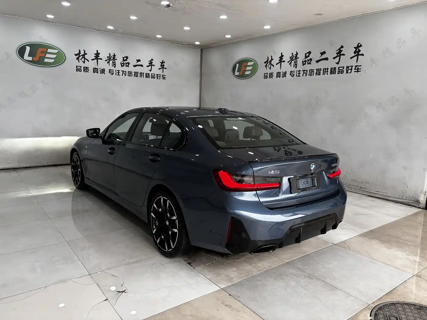 BMW 3 Series 2025 330Li Premium M Sport Night Edition фото 7
