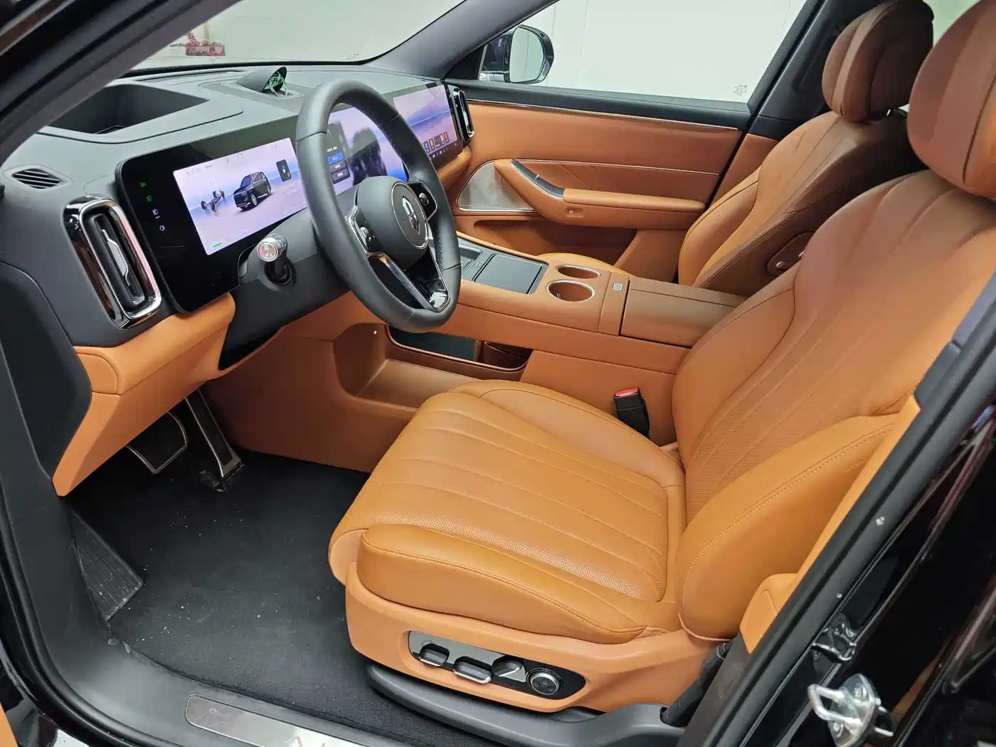 AITO Wenjie AITO M8 2025 Model Extended Range Ultra Edition 53.4kWh 5-Seater фото 6
