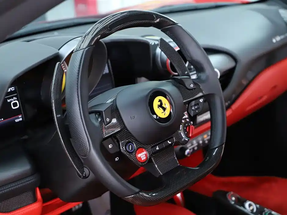 FERRARI F8