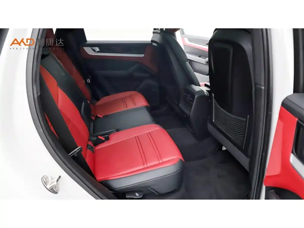 Photo 8 - Porsche Cayenne