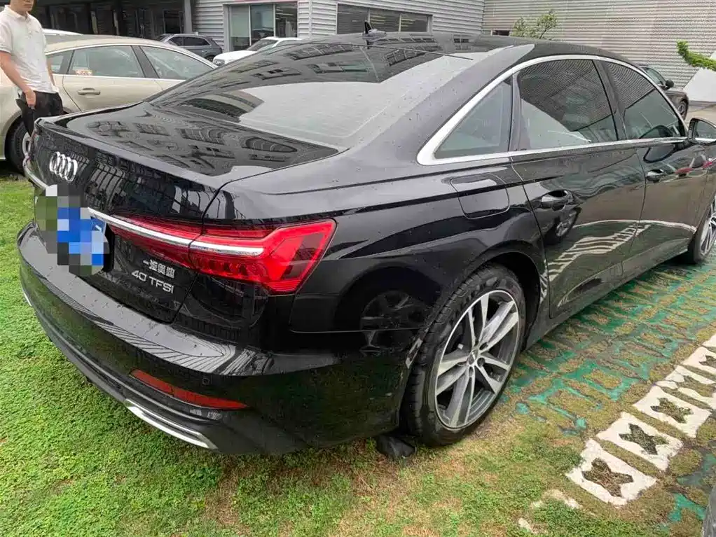 Audi A6L 2021 40 TFSI Luxury Sport фото 4
