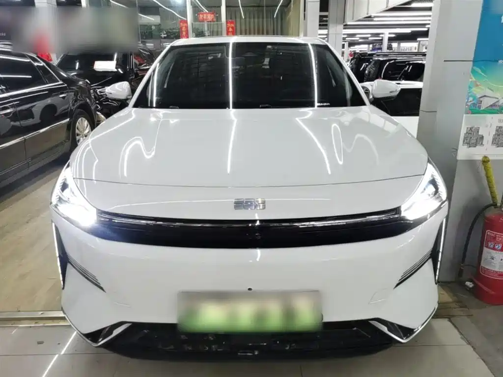 Geely Galaxy Galaxy L6 2024 125km PLUS Soaring Dragon Edition фото 3