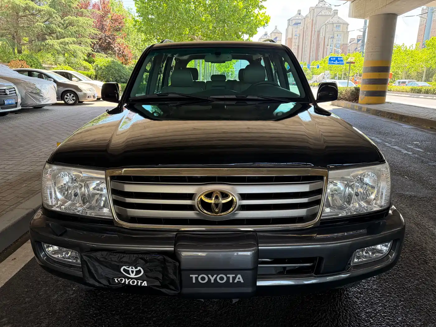 Toyota Land Cruiser 2005 Model 4.7L Automatic VX-R Luxury DVD Edition фото 2
