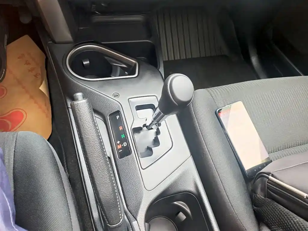 Toyota RAV4 Rongfang 2016 2.0L CVT 2WD Trend (China V) фото 14